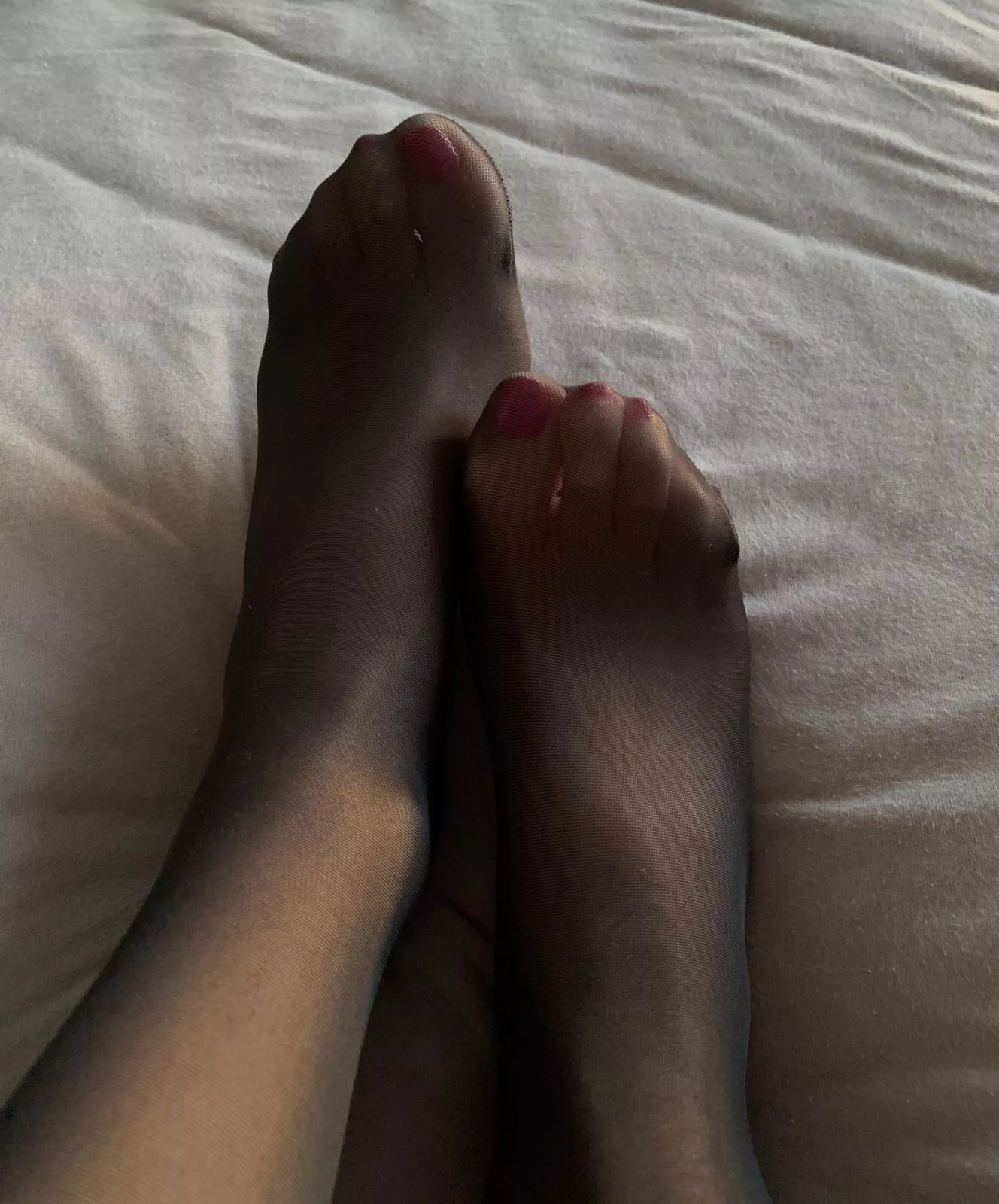 I want to cover my pantyhose with white color…can someone help me out?