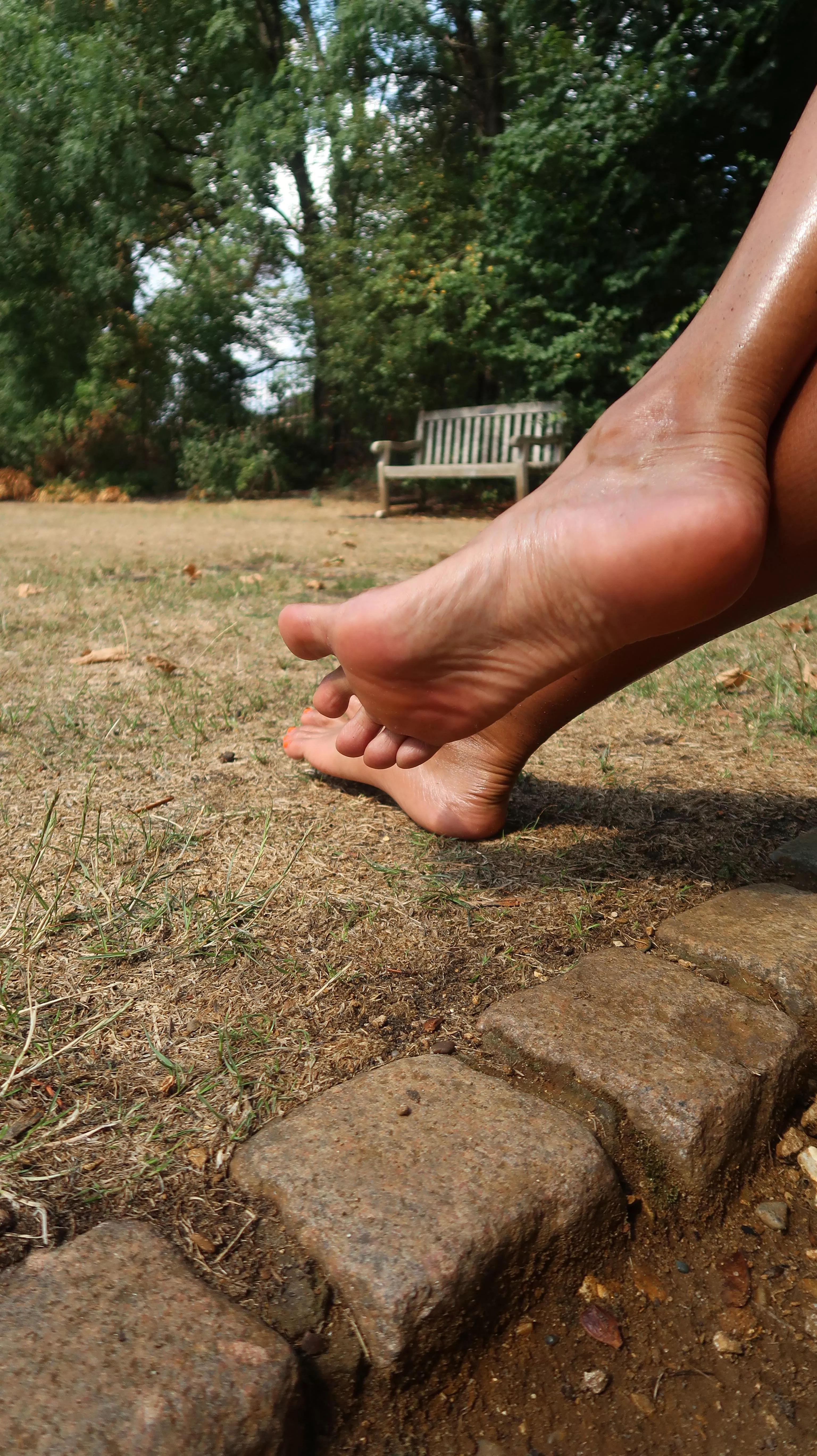 I want you to practice kissing my toes on your screen, then book a foot cam session with me so i can see how good at kissing my toes you really are