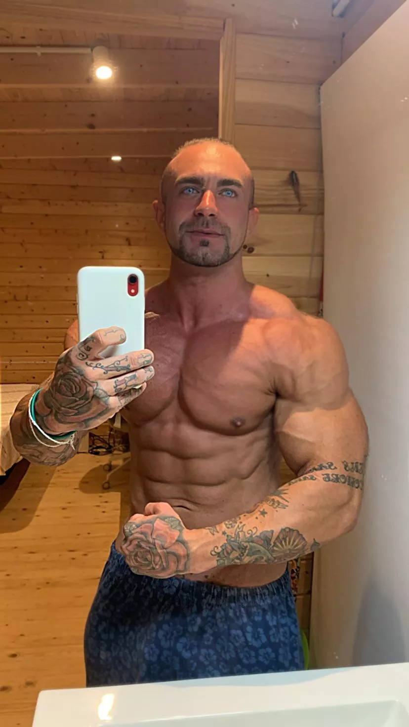 I will be online TODAY at 18h Spanish time 😁 https://chaturbate.com/in/?tour=7Bge&campaign=2lJFt&room=wild41