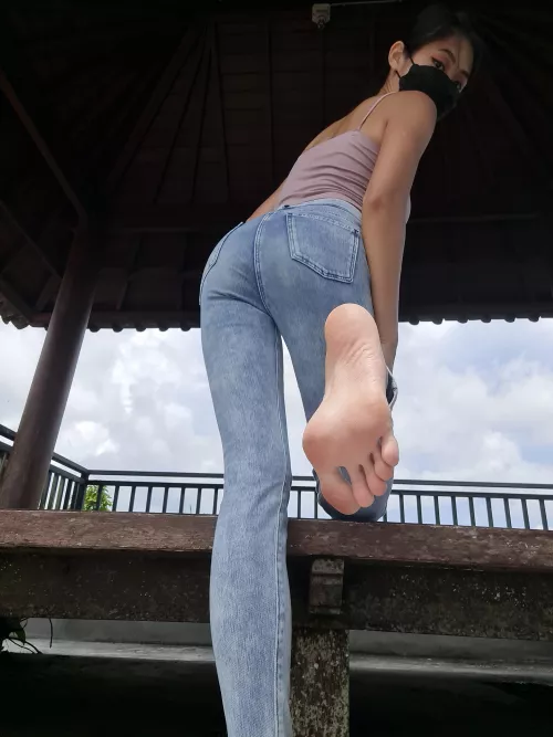 I will put this feet on your face