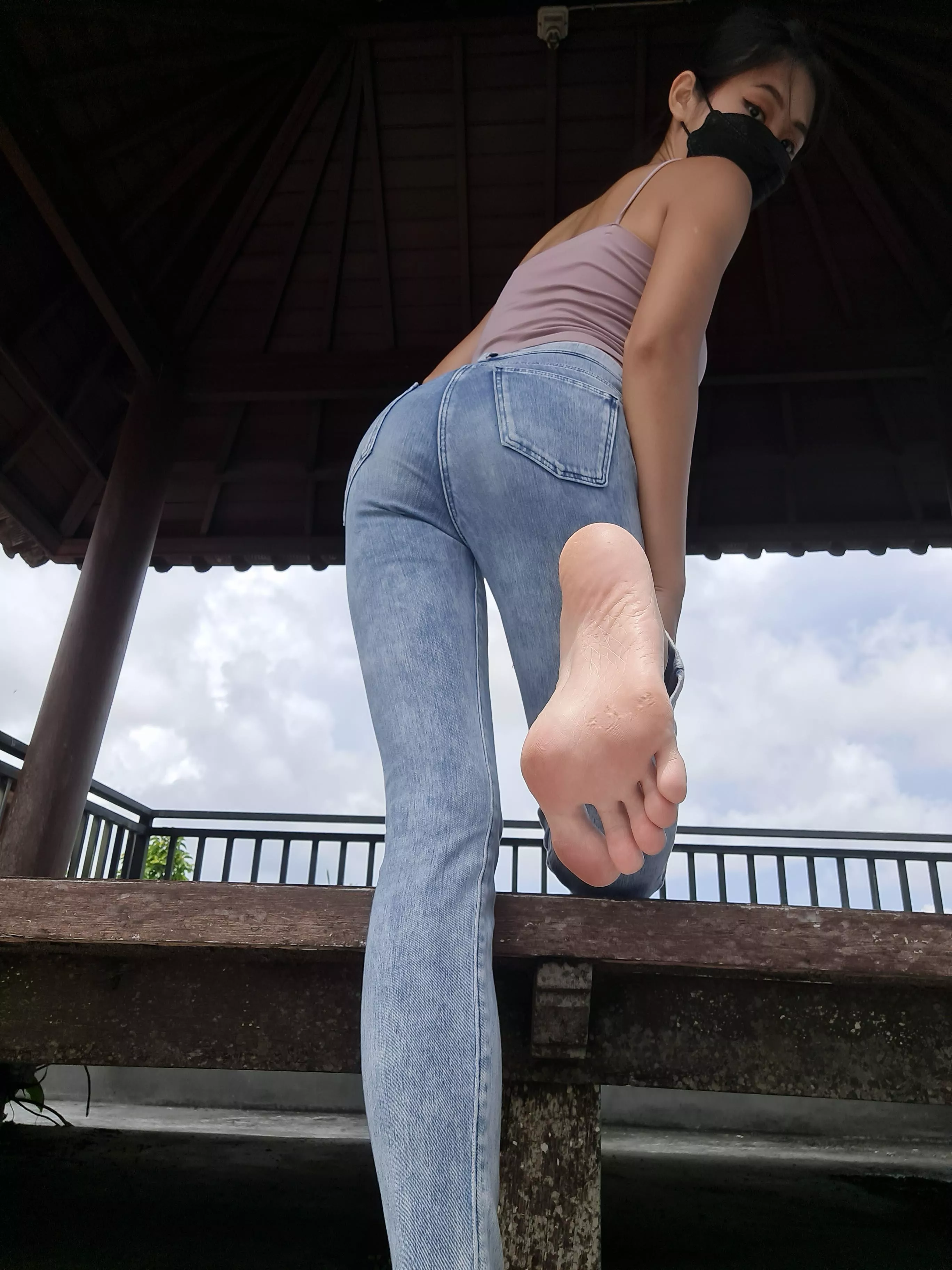 I will put this feet on your face