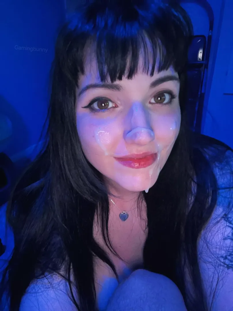I wish his cum was glow in the dark
