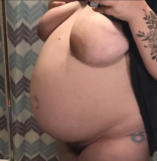 I wish I could stay pregnant forever🥵 I love how I look at 26 wks 😉