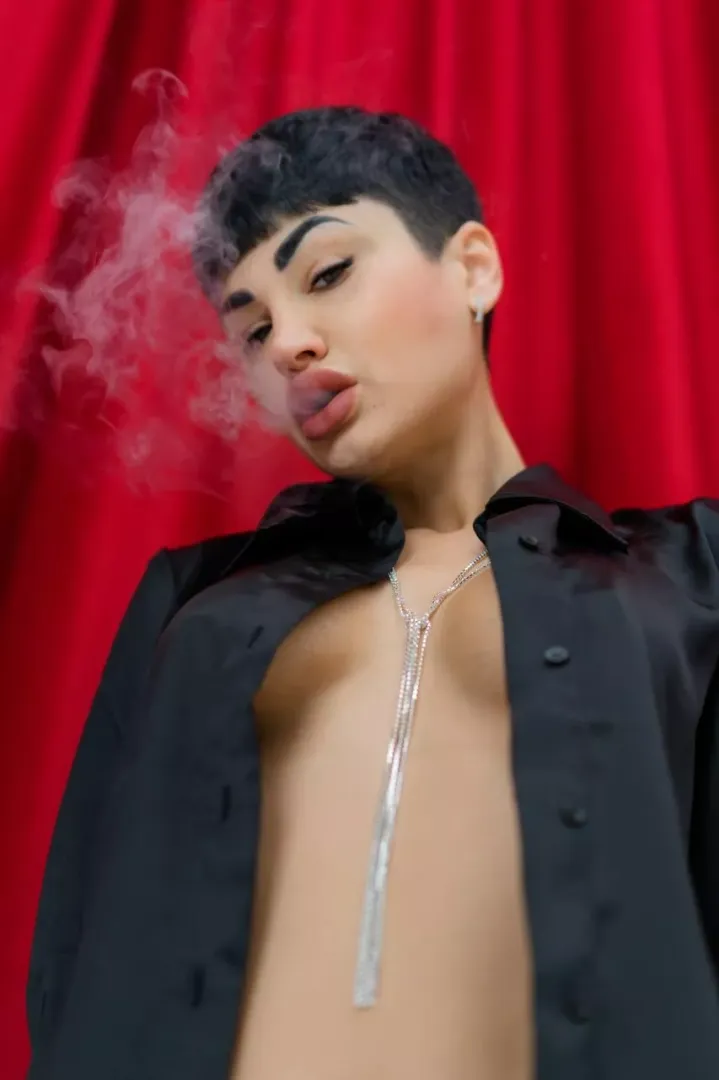 I wish someone would fuck me in the office