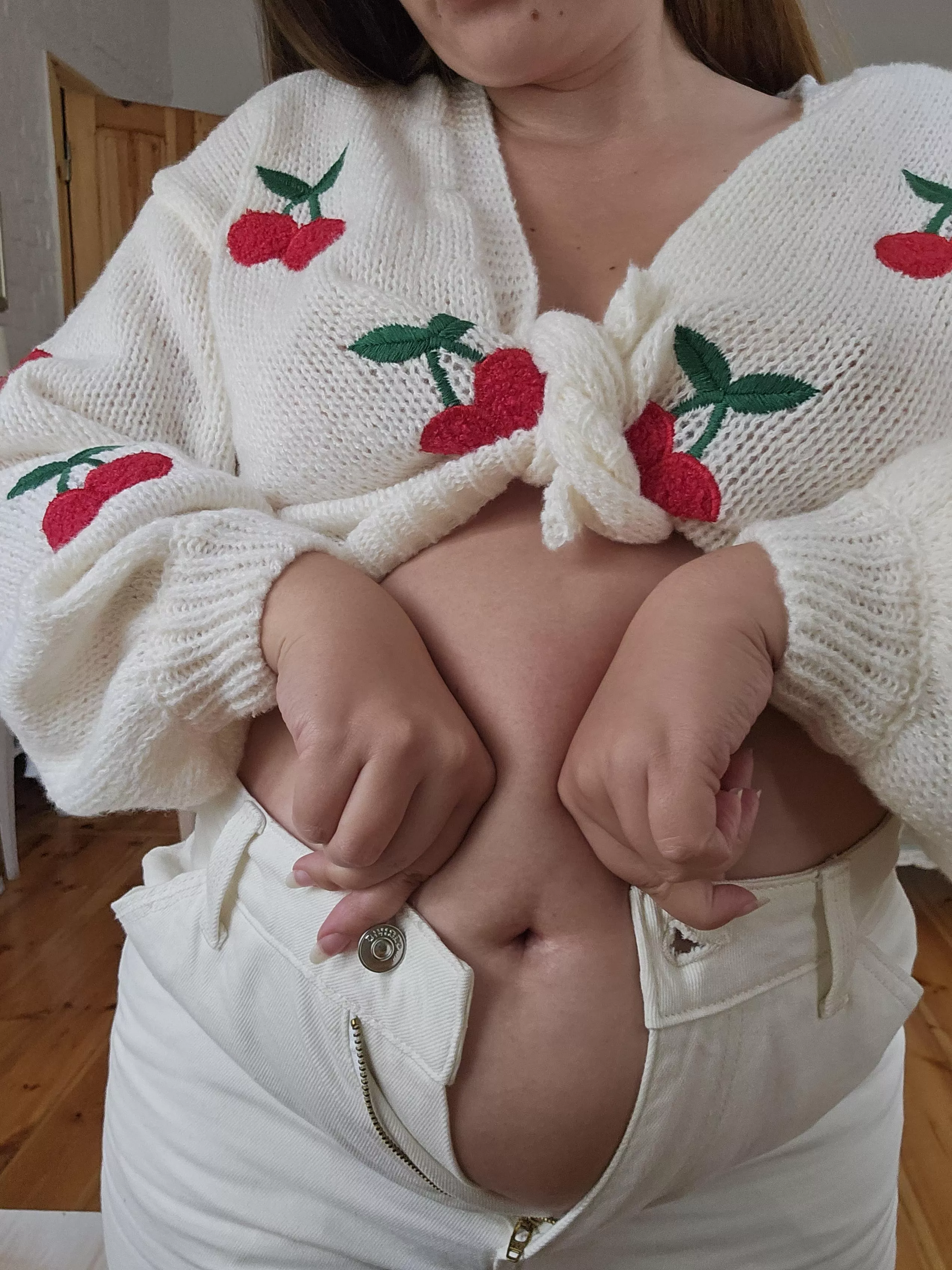 I won't button these trousers 🥵🥵