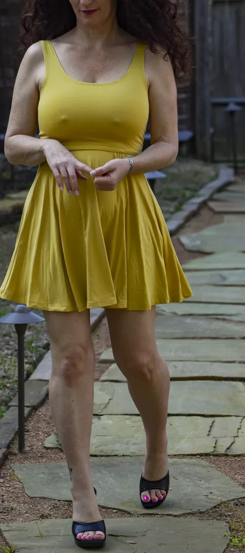 I you saw me shopping at the mall, just look? or stare?