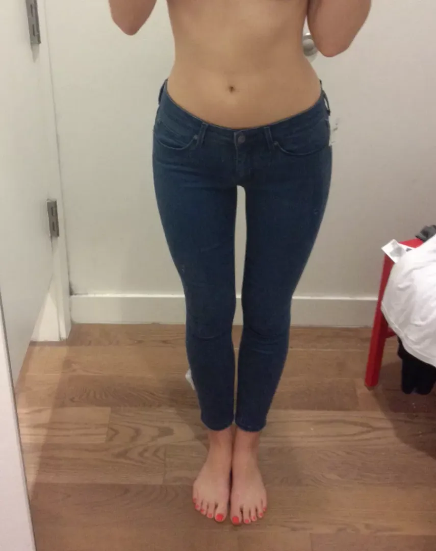 Id love some help trying on some outfits! :)