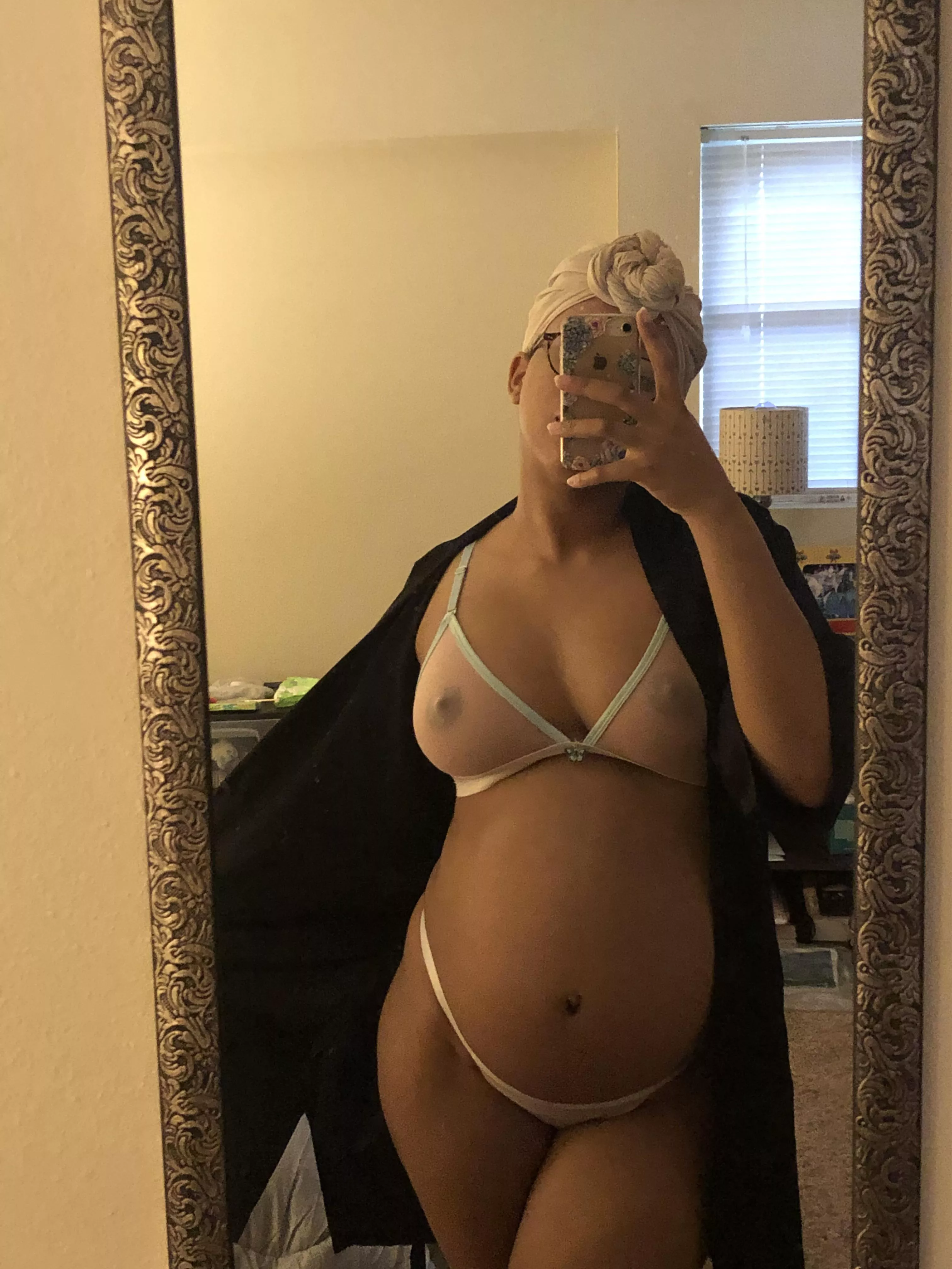 I’d love to see your cum dripping out of me