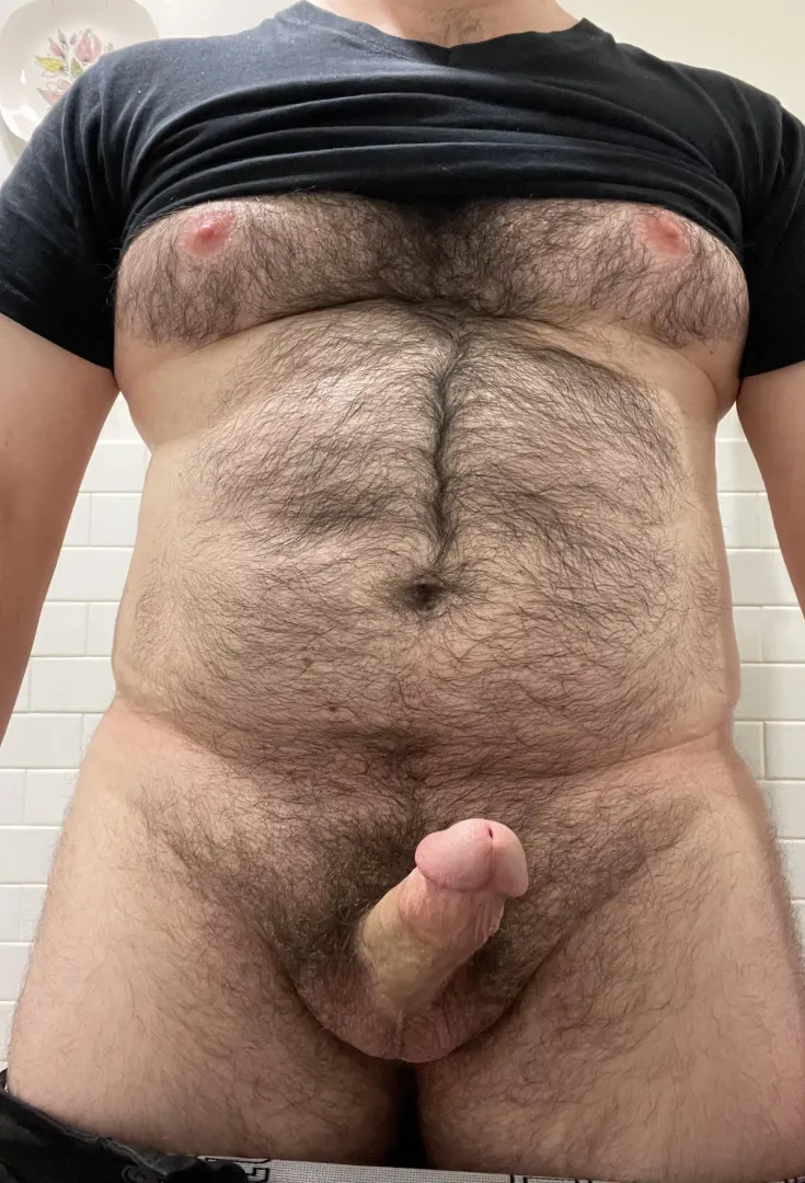 Idk just horny at work and thinking about fuzzy butts. Leave me some sexy dm’s for when I’m off later?