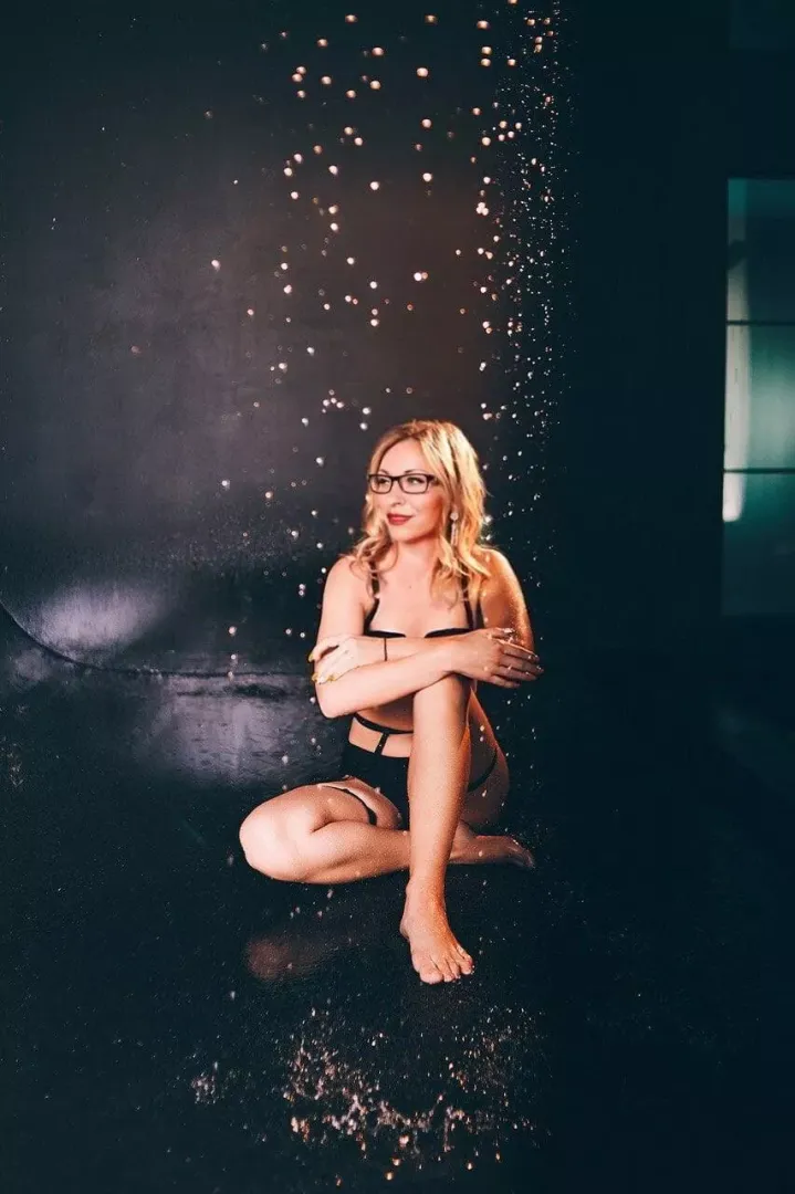 If even one guy l!kes my nude i'll be happy😈 My link in the comment 👇