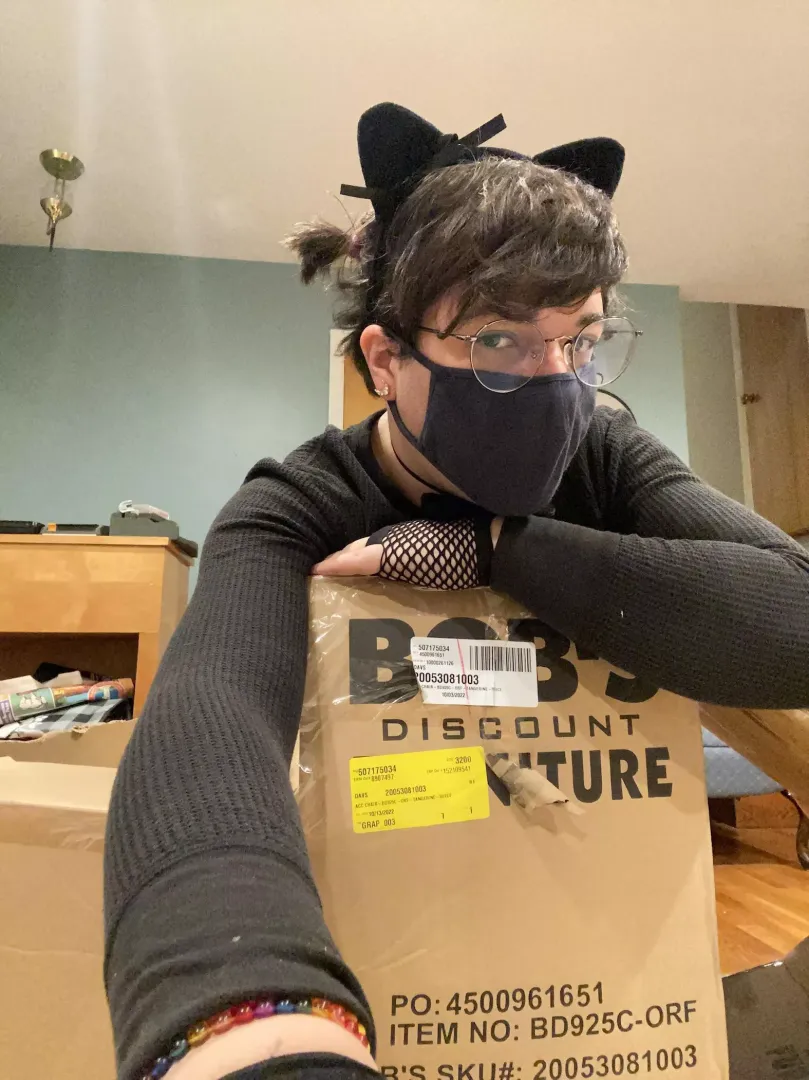 If I fits I sits