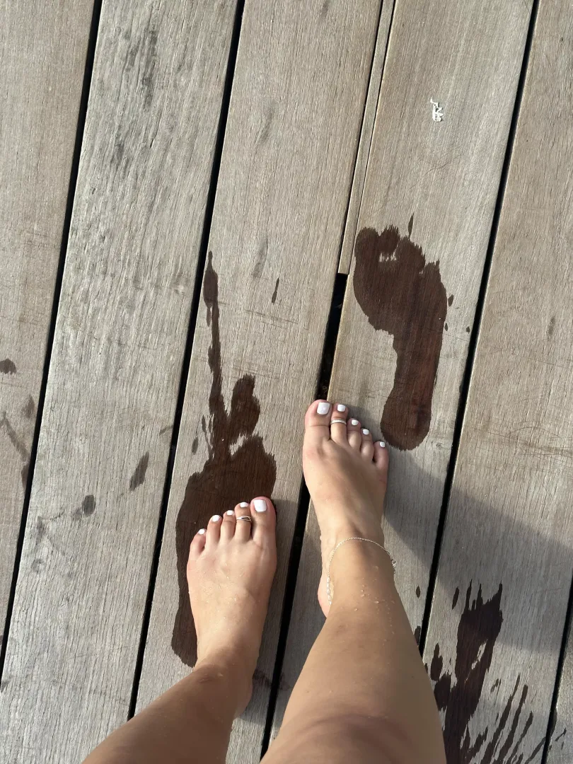 If I leave a trail of footprints, would you follow them to find me? 💦