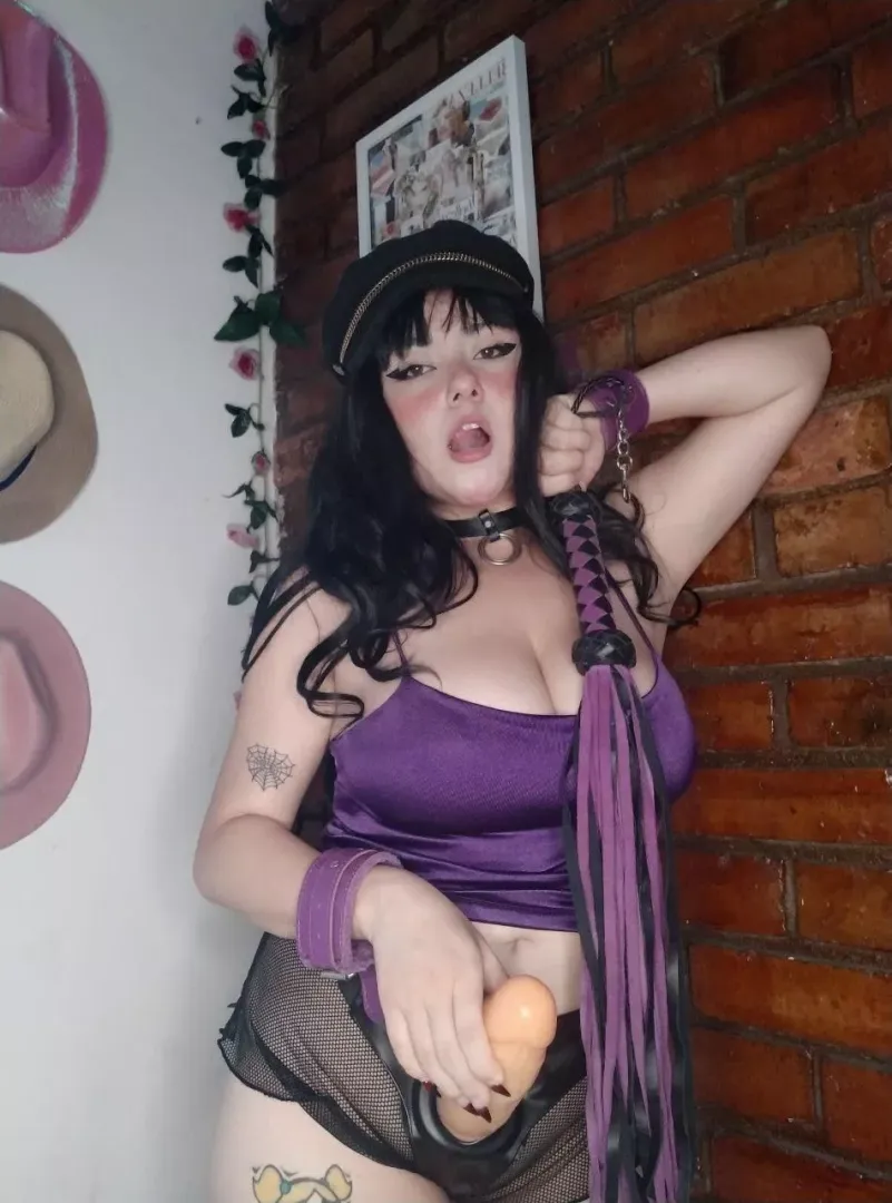 if I pulled this big throbbing cock on the first date would there be a second date? 😈