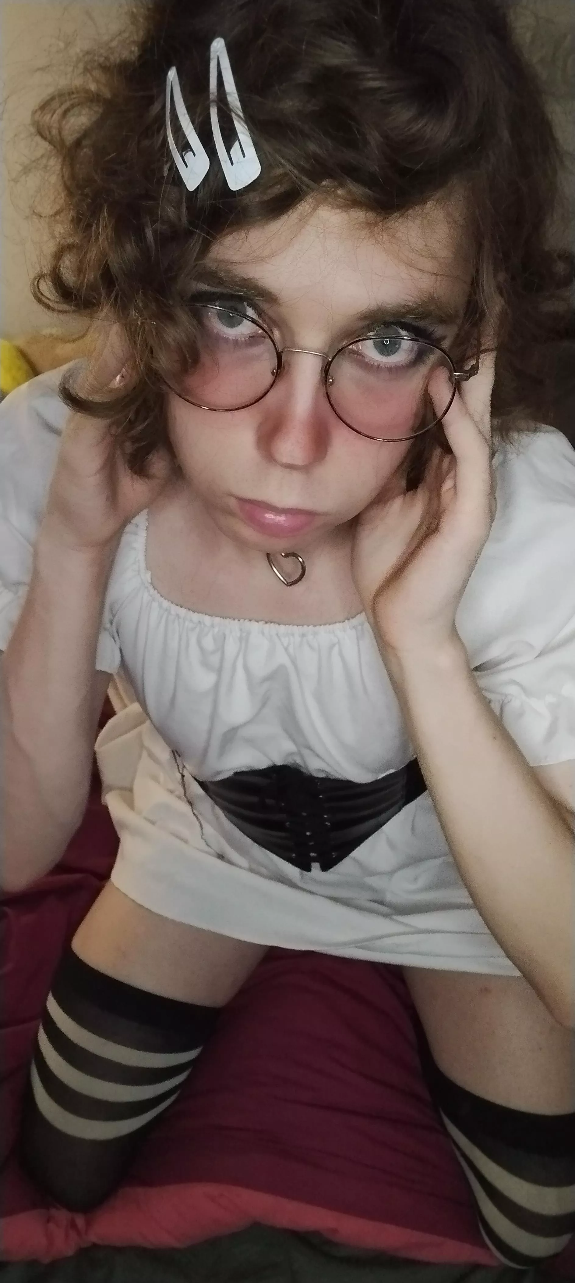 If it weren't for that vein on my arm, I'm not sure you'd be able to tell I'm a guy hehe :3