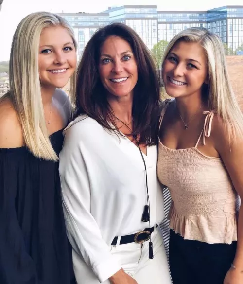 If that Mom isn't Marriage Material, I don't know who is.