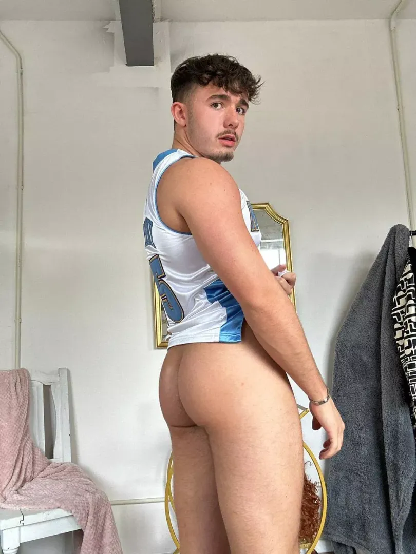 If we were roommates, is it okay if I walk around naked??