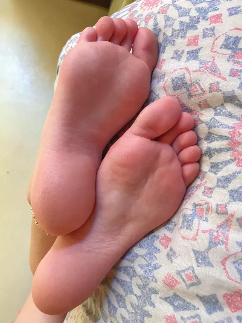 If you don't smell a girl's soles, do you really like women?