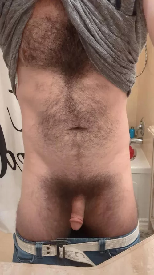 ⬆️ if you have a bush to match your chest and you don't trim 😈