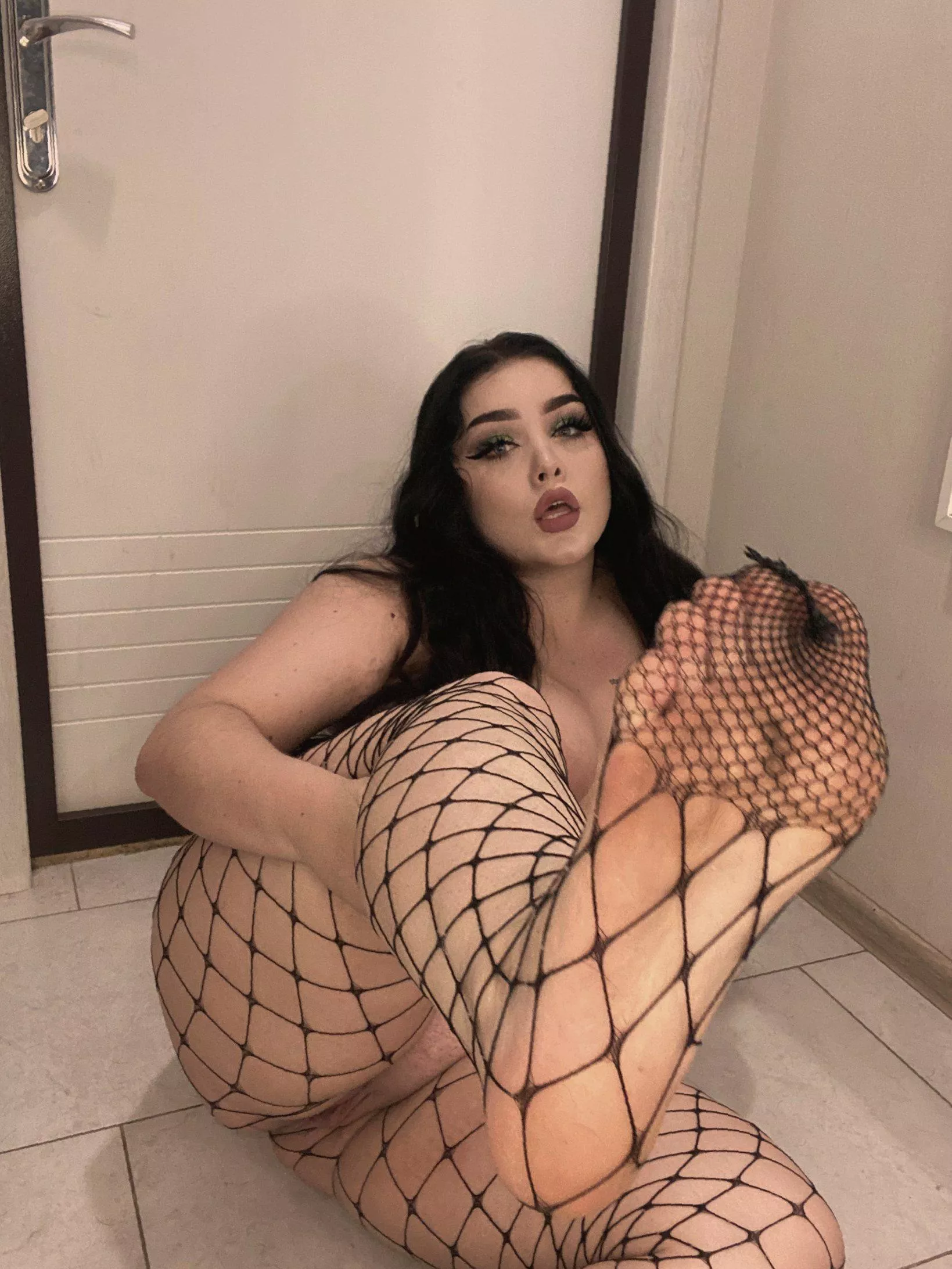 If you see me in your apartment like this, what will you do?