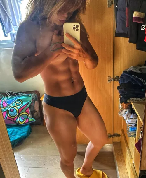 if you upvote and comment, I'll pick one commenter for a nude 🥰😏