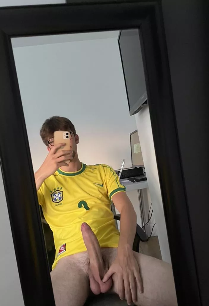 If you walked in on me in the changing room would you ride me? ;)