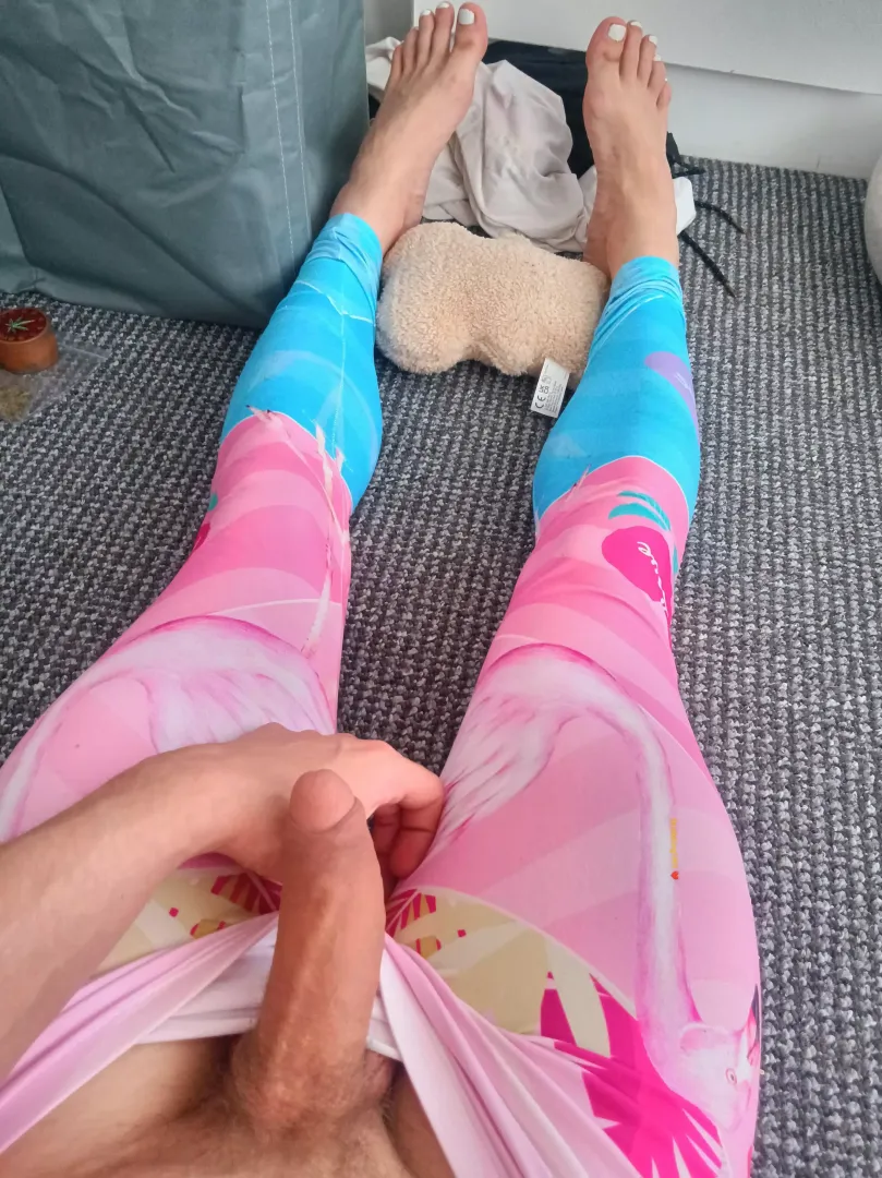 If you would like to see her hard please make a request 😊💙💗