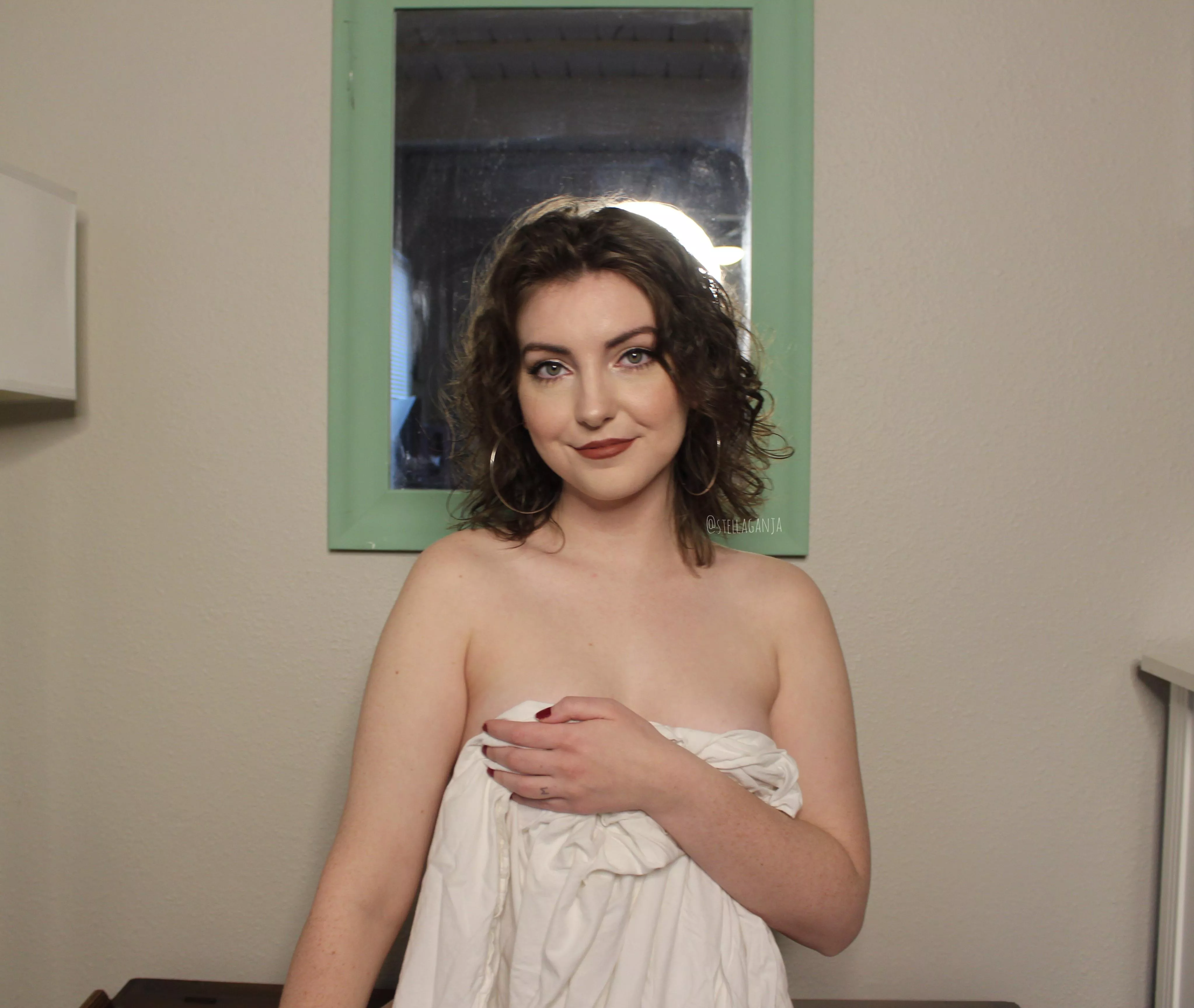 If you’re good, I’ll drop the sheet and show you allll of my freckles 😘