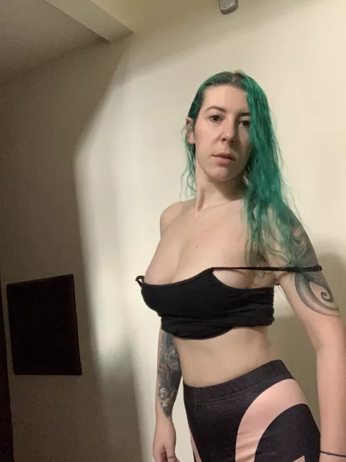 [IG] Being daring with those straps