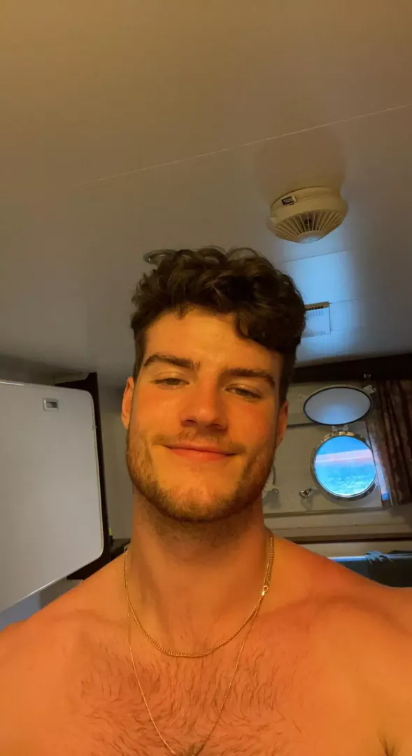 Ignore slight sunburn on my chest🤣