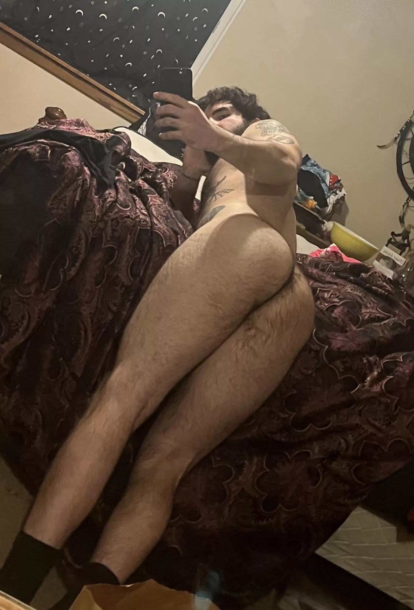 Ignore the messy room 🤭