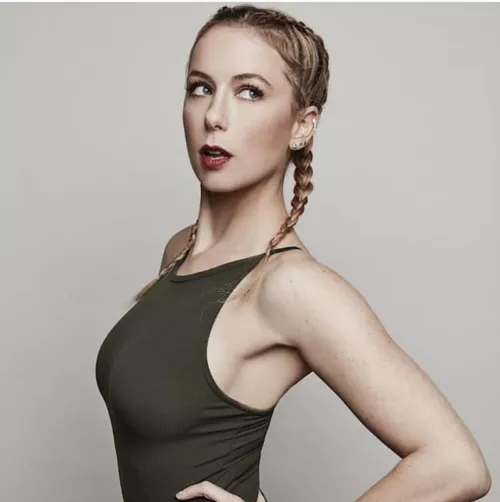 Iliza Schlesinger