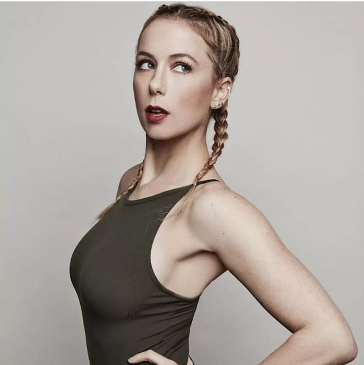 Iliza Schlesinger
