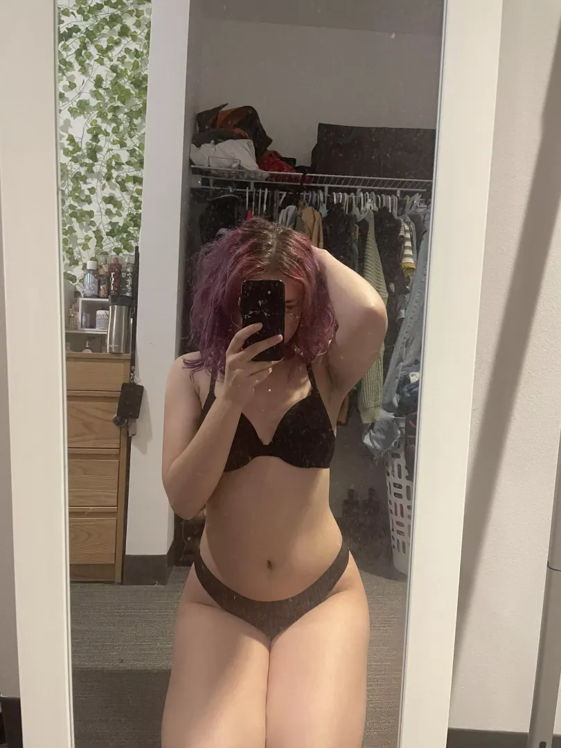 i’ll be your little slut 😉