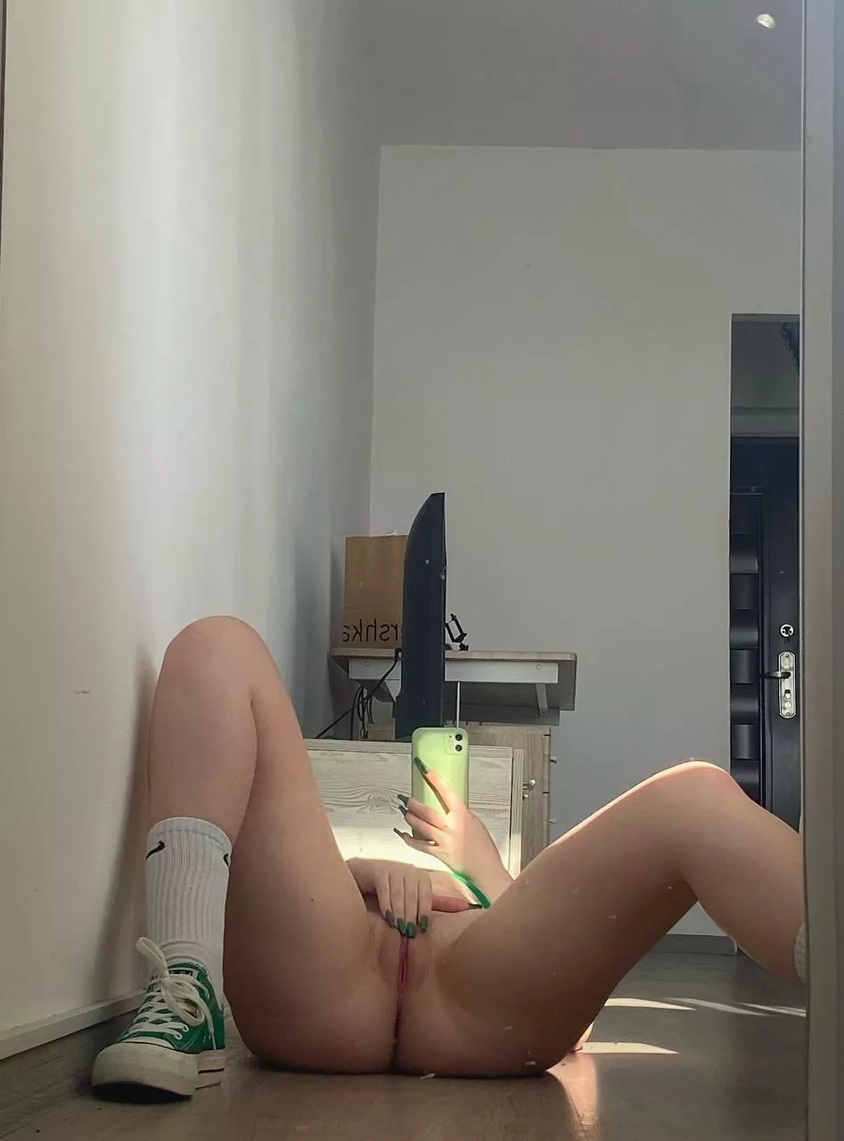 I’ll cook you dinner if you eat my pussy, deal?