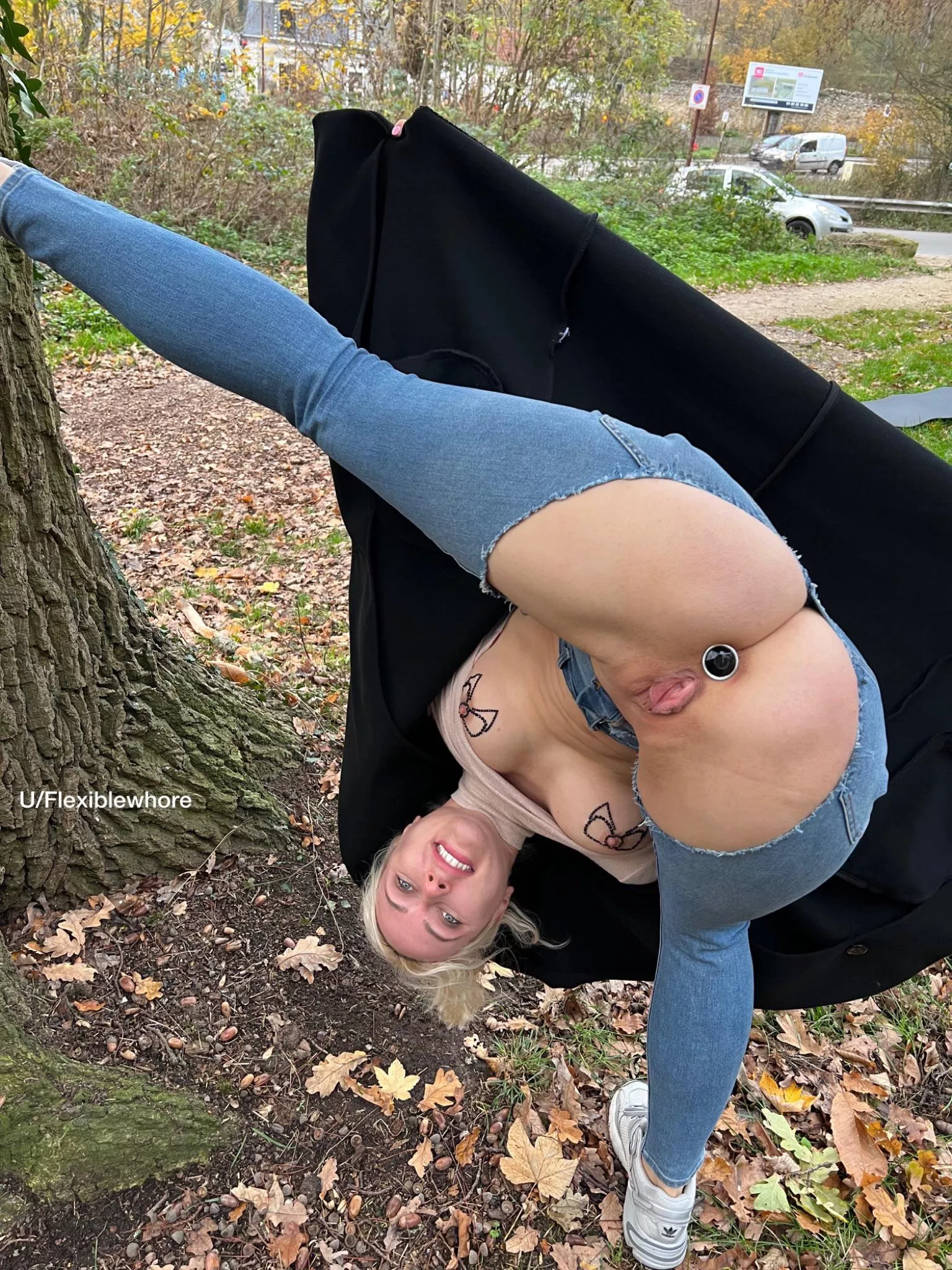 I'll hide you under my coat, just fuck me in public😜