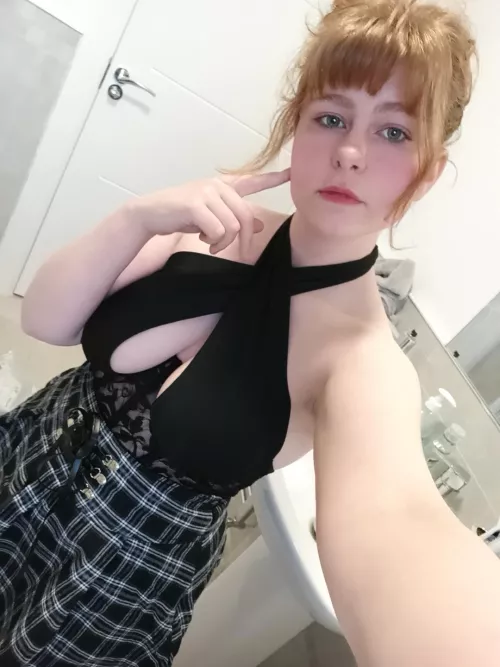 Ill let you suck my titties if I can suck your dick 😜