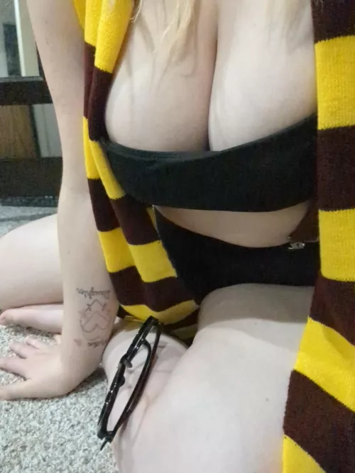 I'll show you my magic powers if you show me your cock 😋💕
