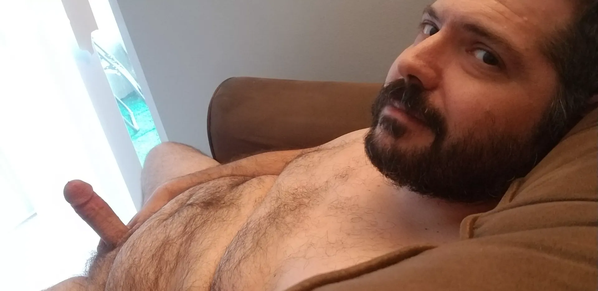 Im a big fan of lounding around naked on my lunchbreak