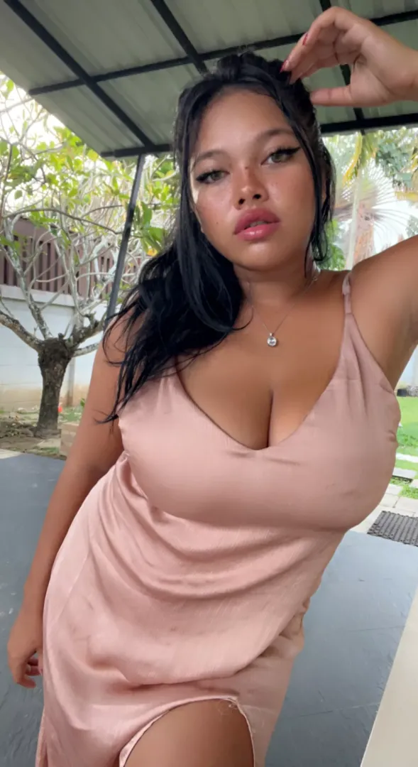 I'm a rarity - chubby, dark asian, 18, huge boobs, huge heart and always hungry for dick 😜
