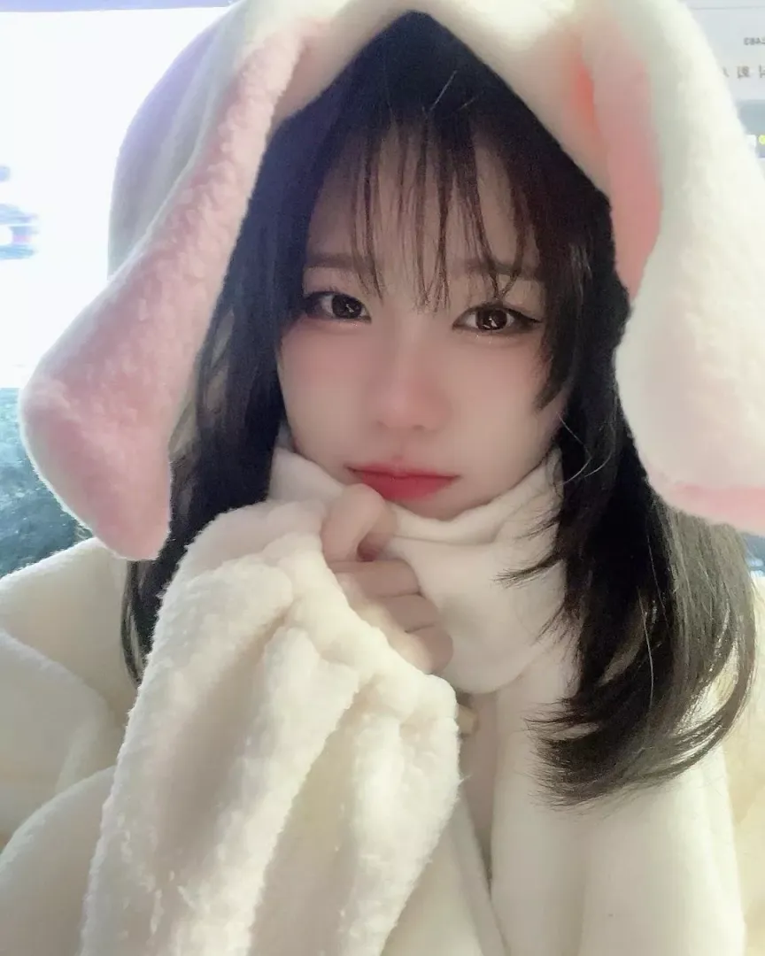 I'm a shy bunny ^^