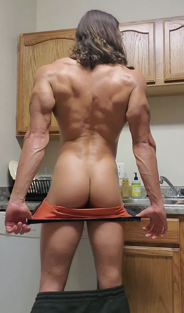 I'm afraid my back makes my butt look smol :/