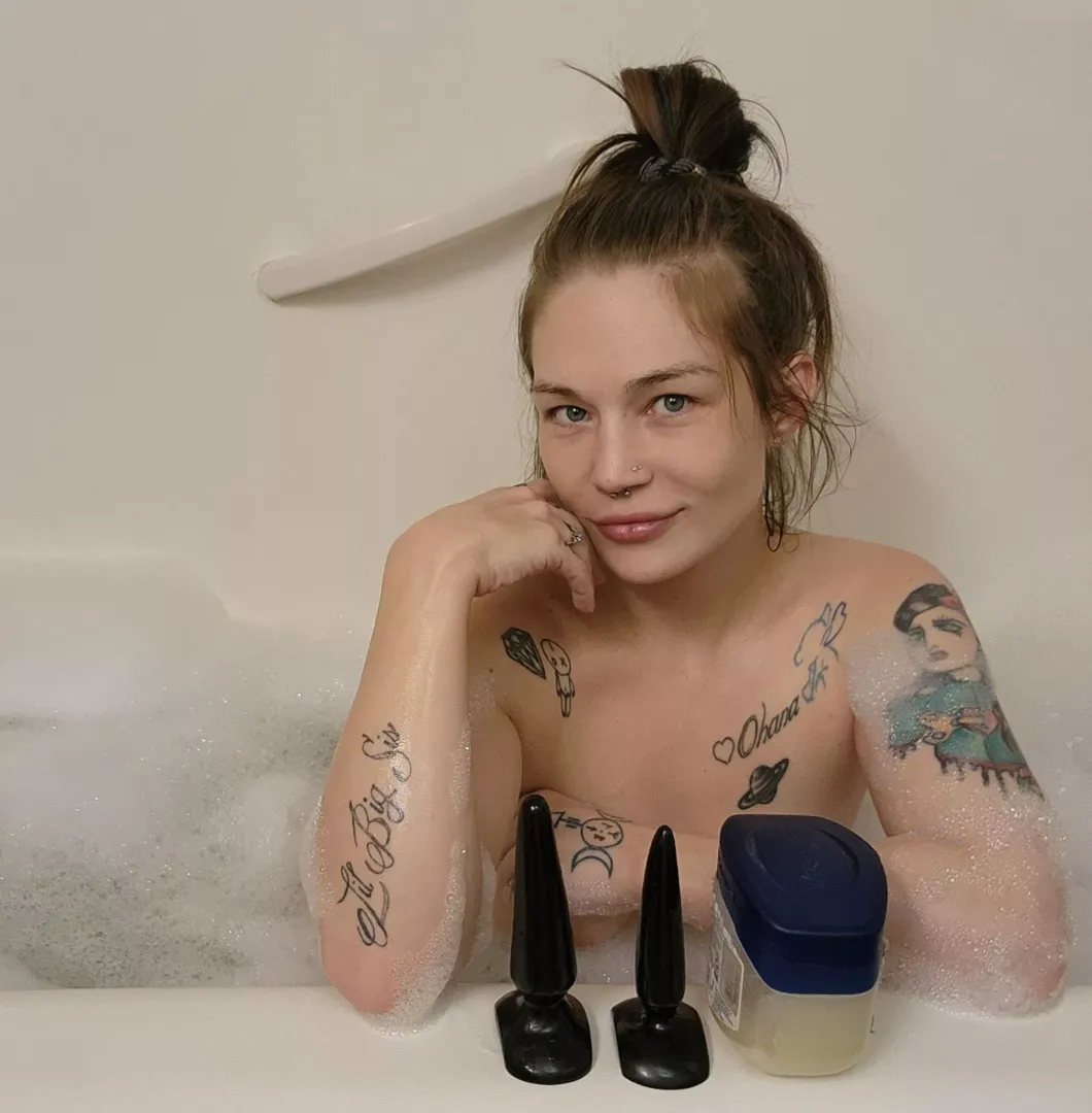 I'm an anal slut what can I say lol