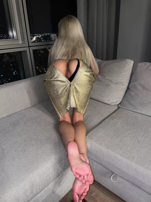 I'm as sweet as a peach. Wanna taste?