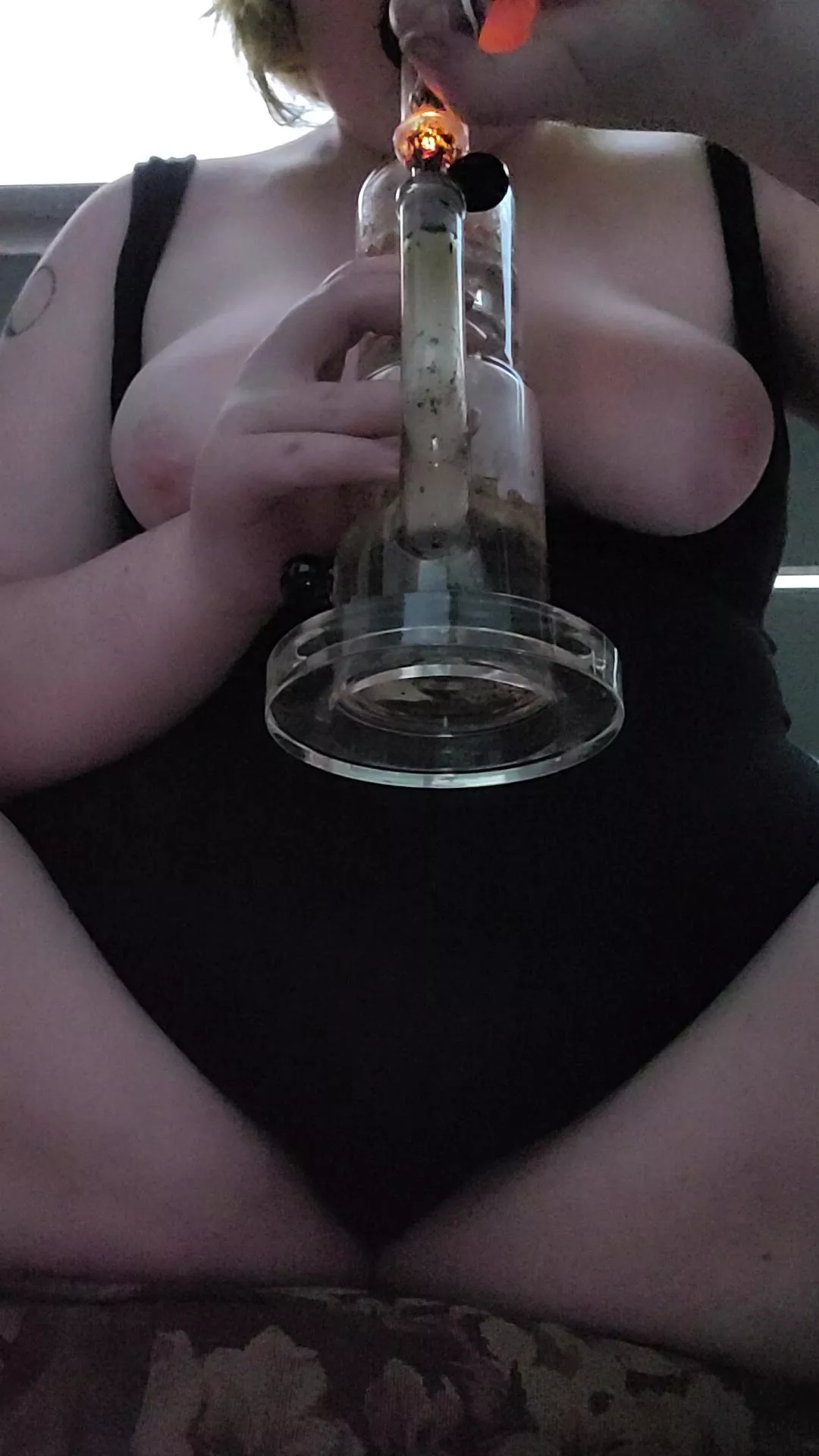 I'm chubby and a stoner, I feel like that makes me a double knock out 😋🍃