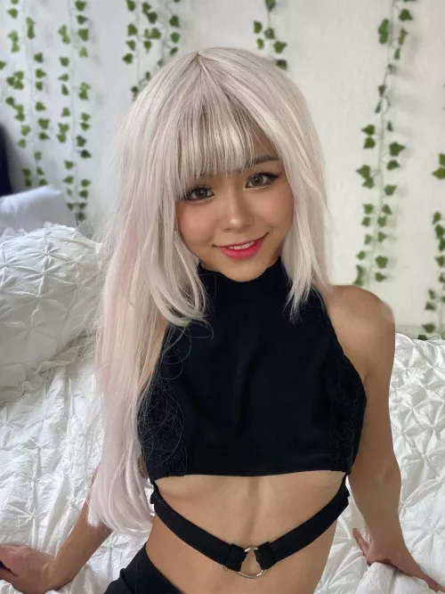 I'm cute and pretty shy, but would like to make new friends