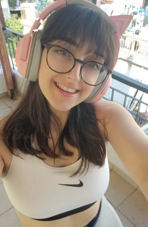 I'm feeling powerful these days even without makeup! F21