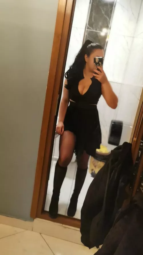 I'm feeling sexy in tight pantyhoses.