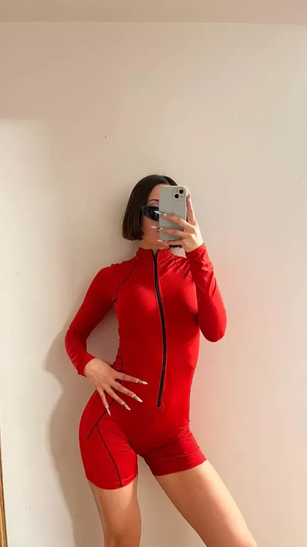 Im firm and still curvy, want to touch