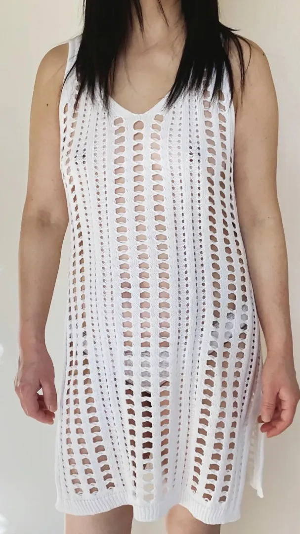 I’m glad this dress gives me just enough coverage. Should I go pantyless as well?