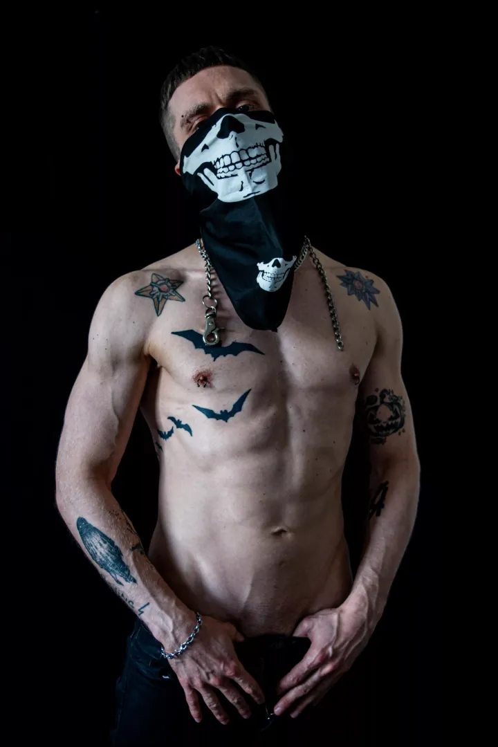 I'm going to fuck you with this mask so that you feel violated in secret from your partner, I don't care if you are a man or a woman.